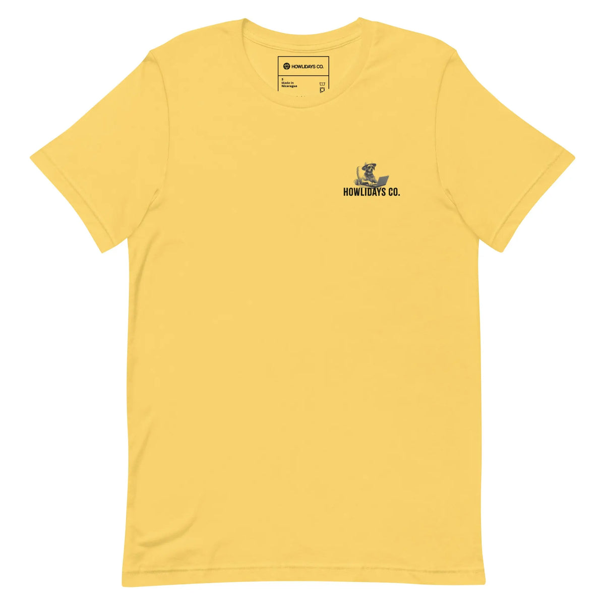 Vue de face du Paws & Places Tee jaune, avec un petit motif noir sur la poitrine.