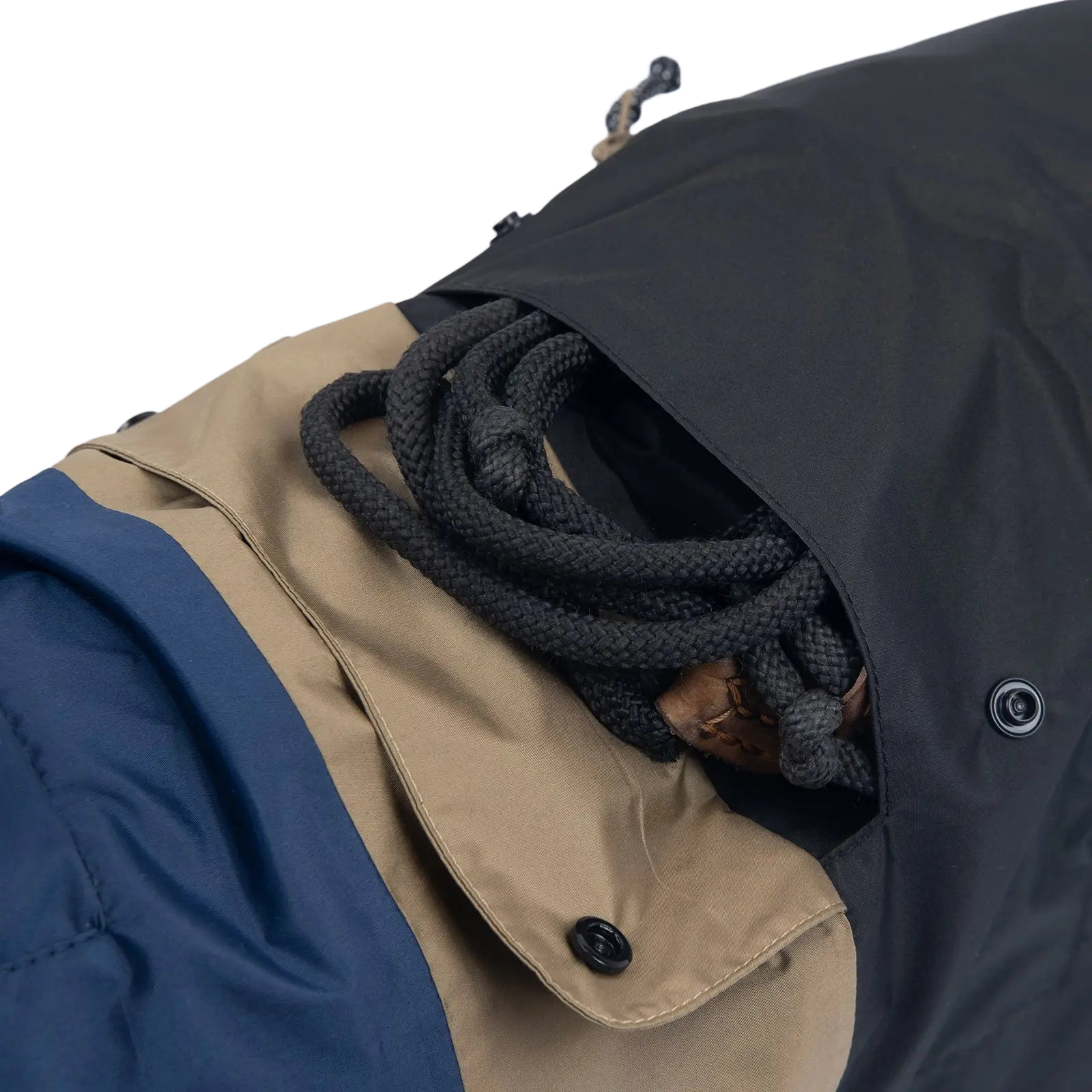 Grande poche dorsale de l’équipement de pluie pour chien Baja Coastline, idéale pour transporter de petits essentiels lors des randonnées et sorties humides.